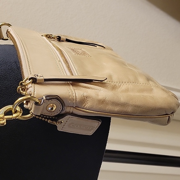 Coach Poppy Cream Leather Crossbody Bag - Picture 4 of 16
